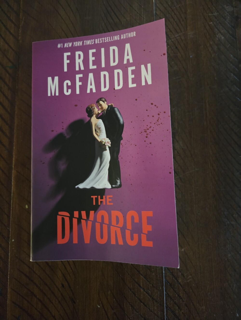 🎈2/$15 Freida McFadden "The Divorce" Paperback